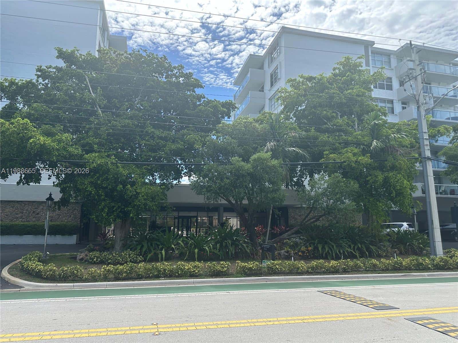 10000 W Bay Harbor Dr, Bay Harbor Islands FL 33154