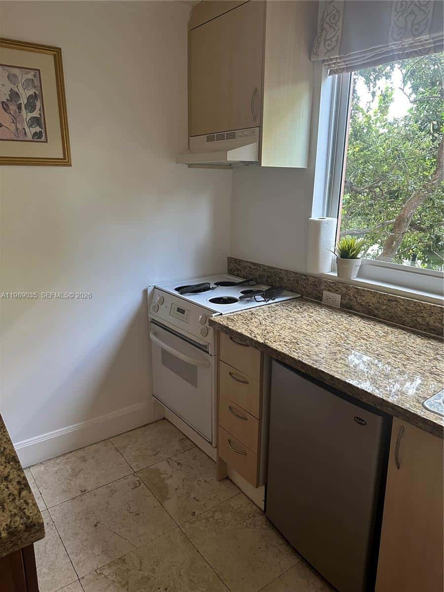 2951 S Bayshore Dr # 417, Miami FL 33133