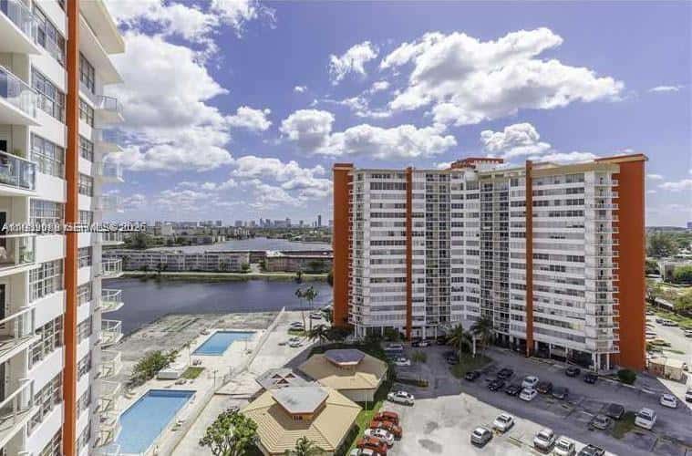 1351 NE Miami Gardens Dr # 1723E, Miami FL 33179