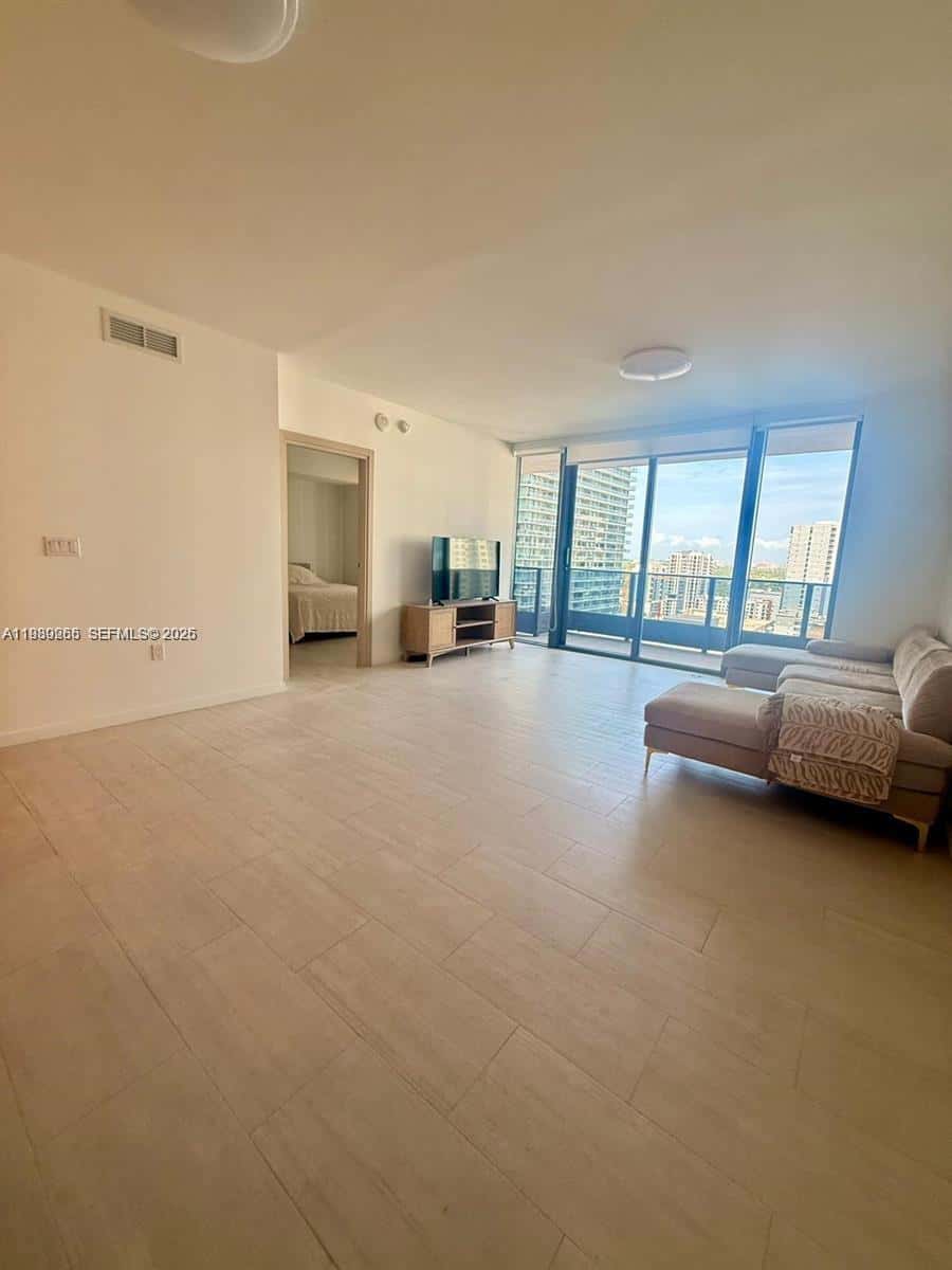 1000 brickell plz # 2008, Miami FL 33131