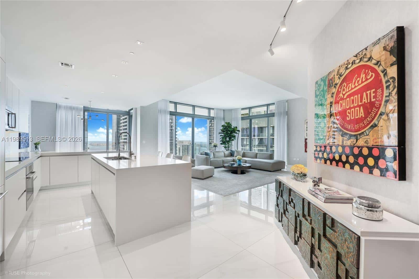 88 SW 7th St # 4101, Miami FL 33130