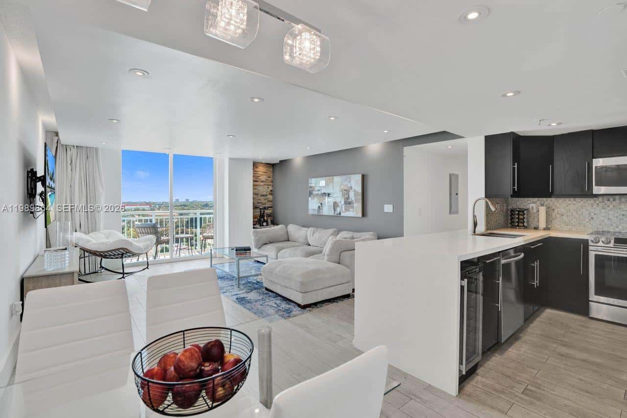 3000 Coral Way # 1114, Miami FL 33145