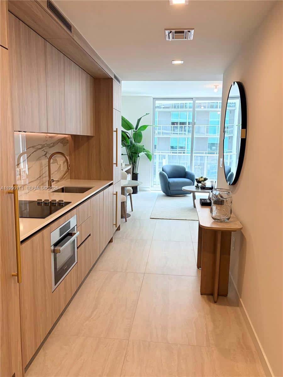 77 SE 5th street # 2709, Miami FL 33131