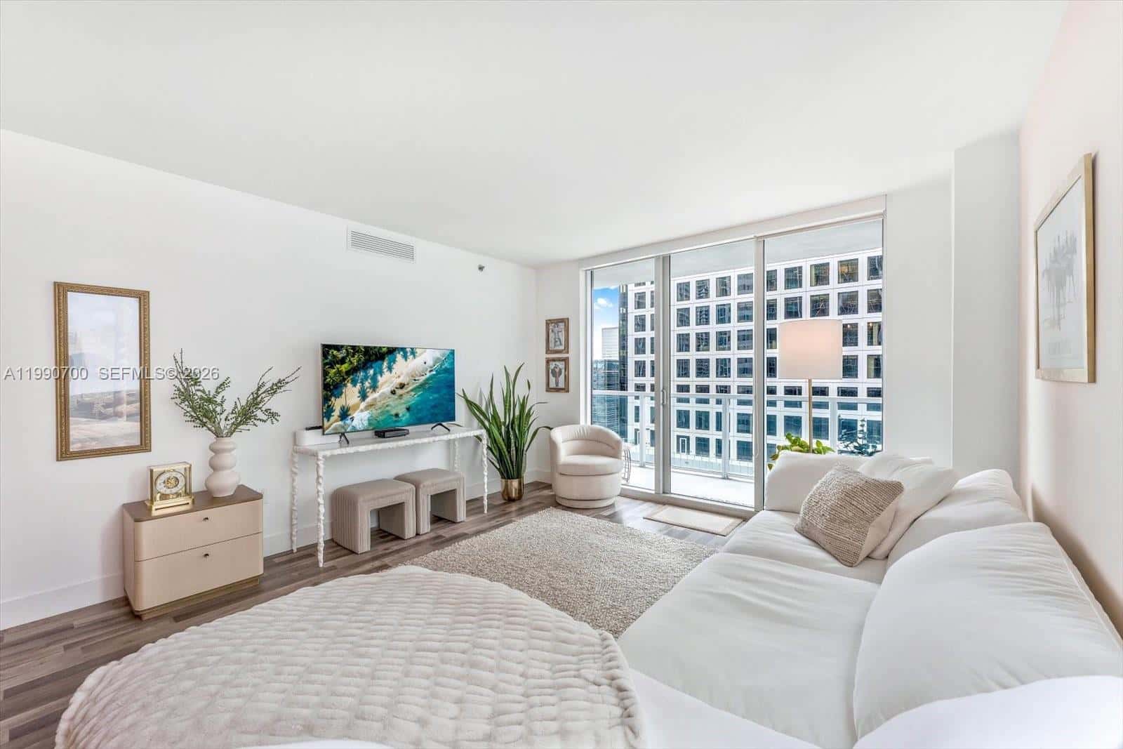 500 Brickell Ave # 1810, Miami FL 33131