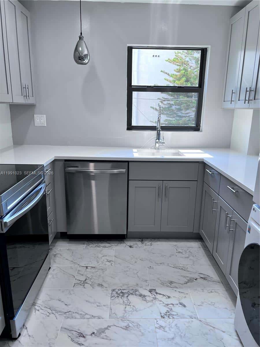 1617 Jefferson Ave # 204, Miami Beach FL 33139