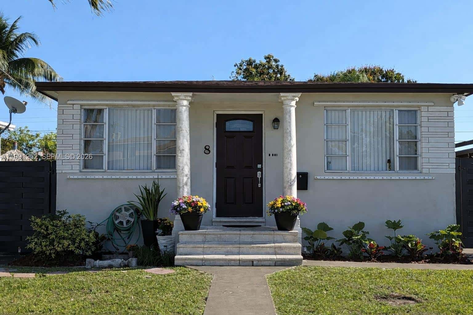 648 E 40th St, Hialeah FL 33013