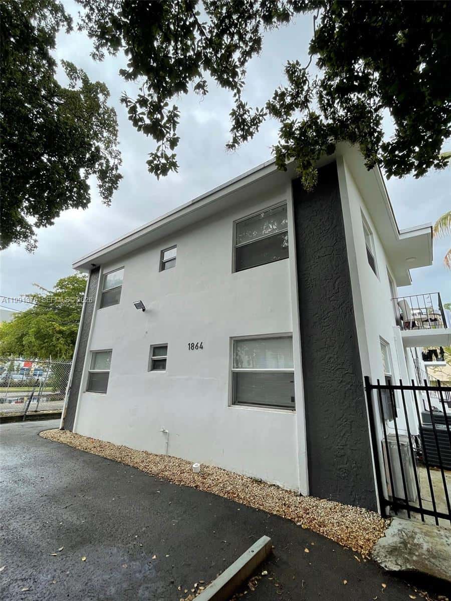 1864 NW 24th St # 4, Miami FL 33142