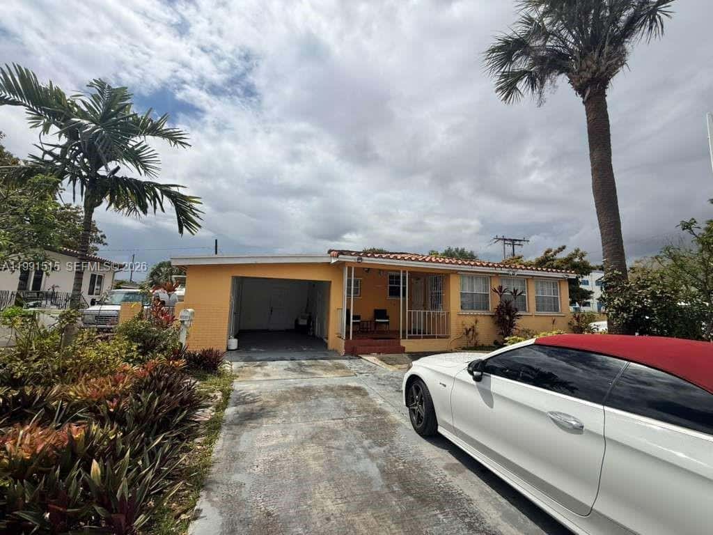 4470 W 1st Ave, Hialeah FL 33012