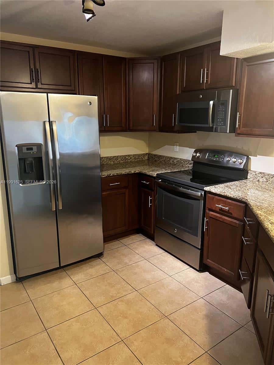 802 Constitution Dr # 802B, Homestead FL 33034