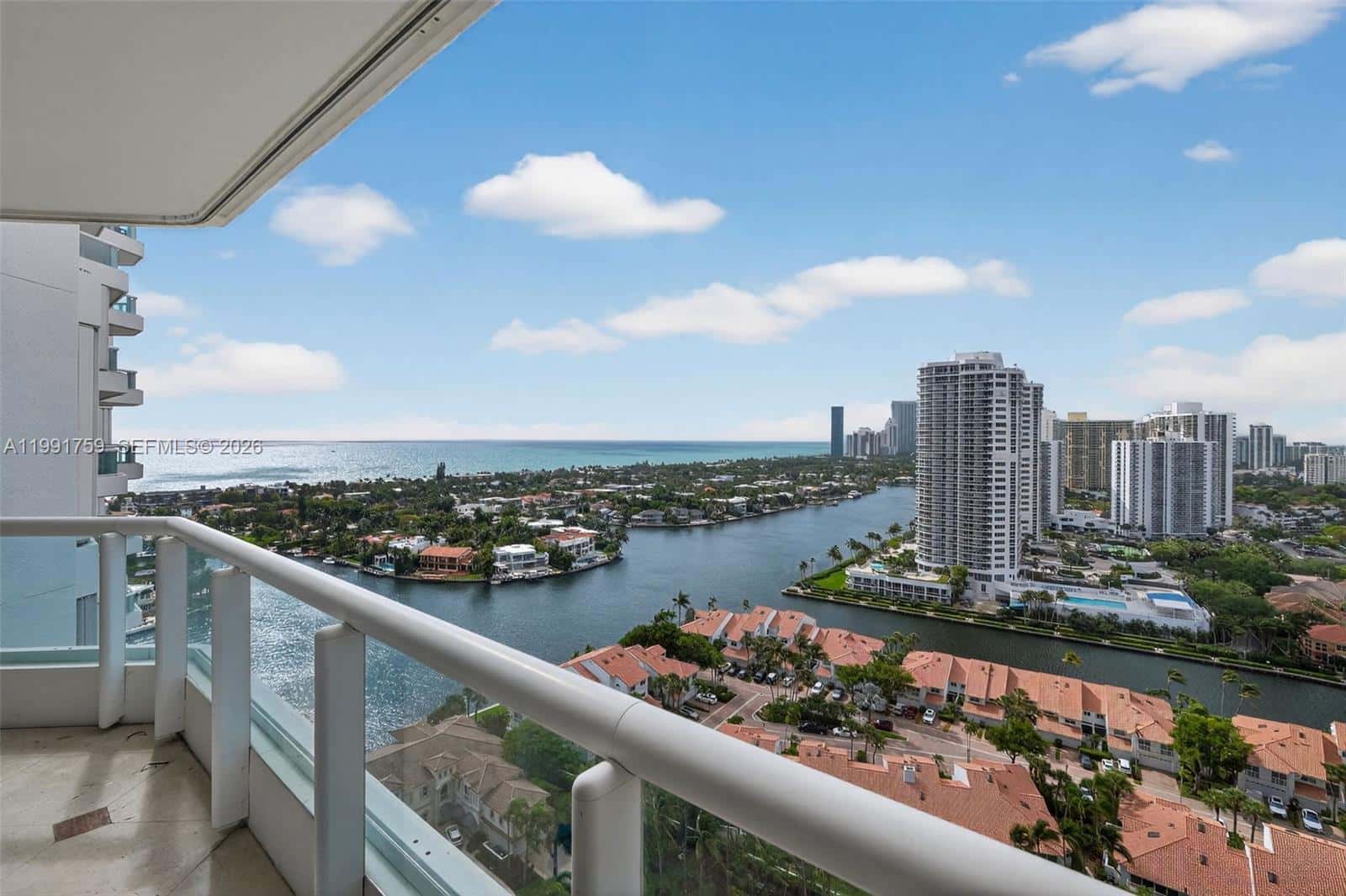 21050 Point Pl # 2202, Aventura FL 33180