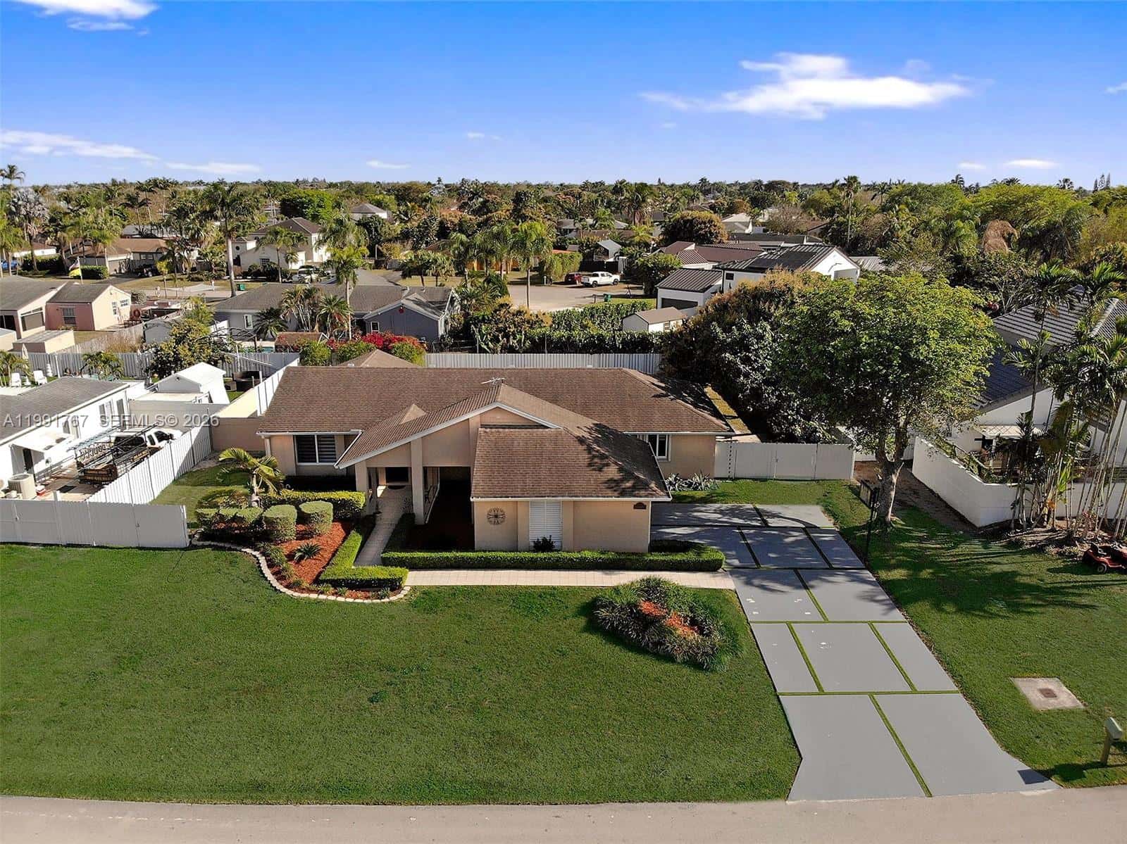 15382 SW 153rd St, Miami FL 33187