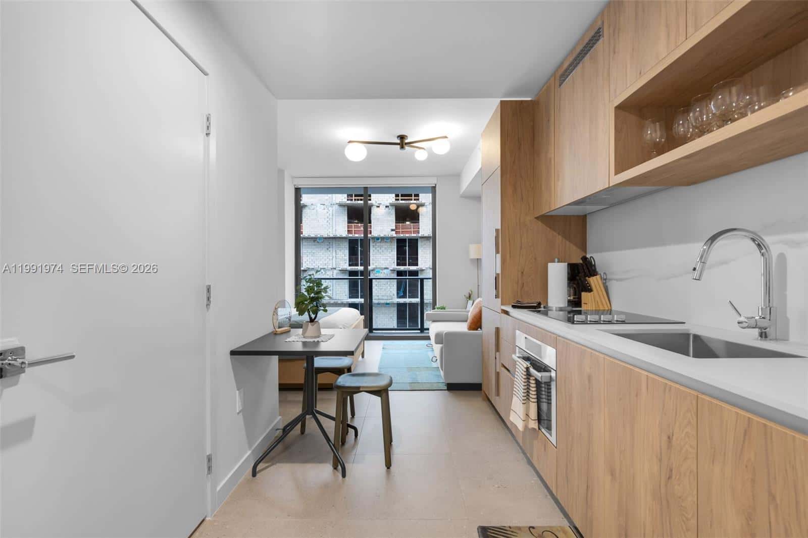 11 NE 6 th # 2808, Miami FL 33132