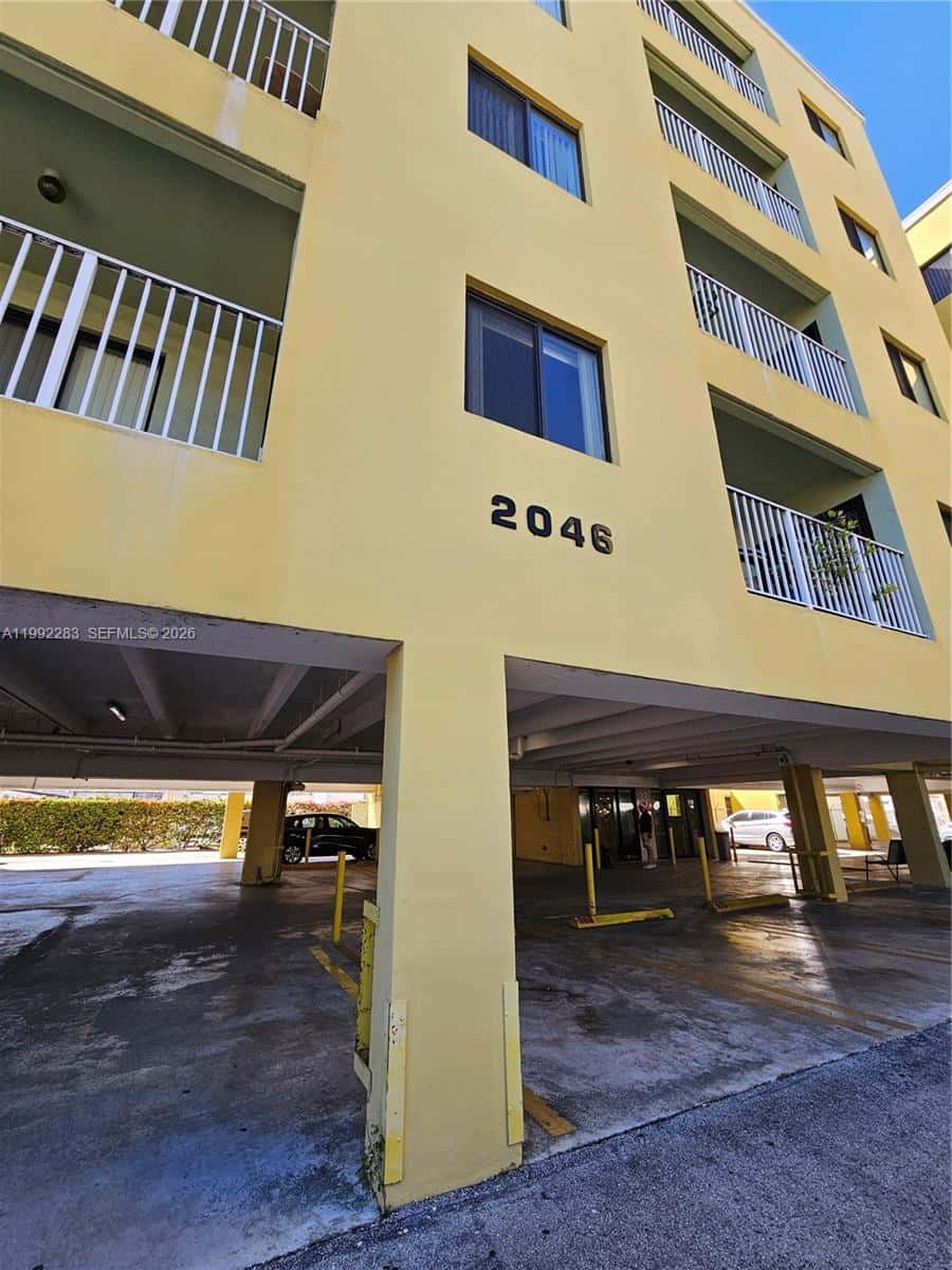 2046 W Flagler St # 205, Miami FL 33135