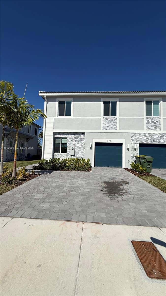 679 SE 13th St Cir, Homestead FL 33034