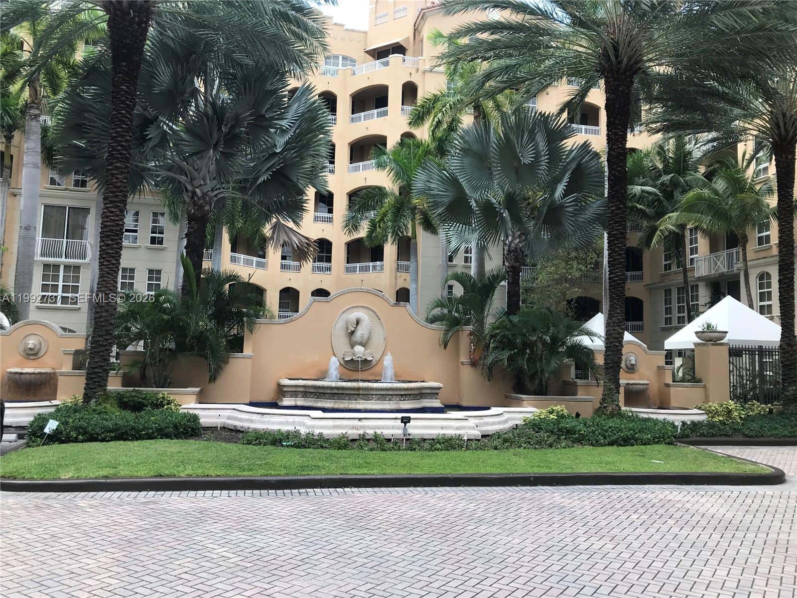 3001 NE 185th St # 422, Aventura FL 33180
