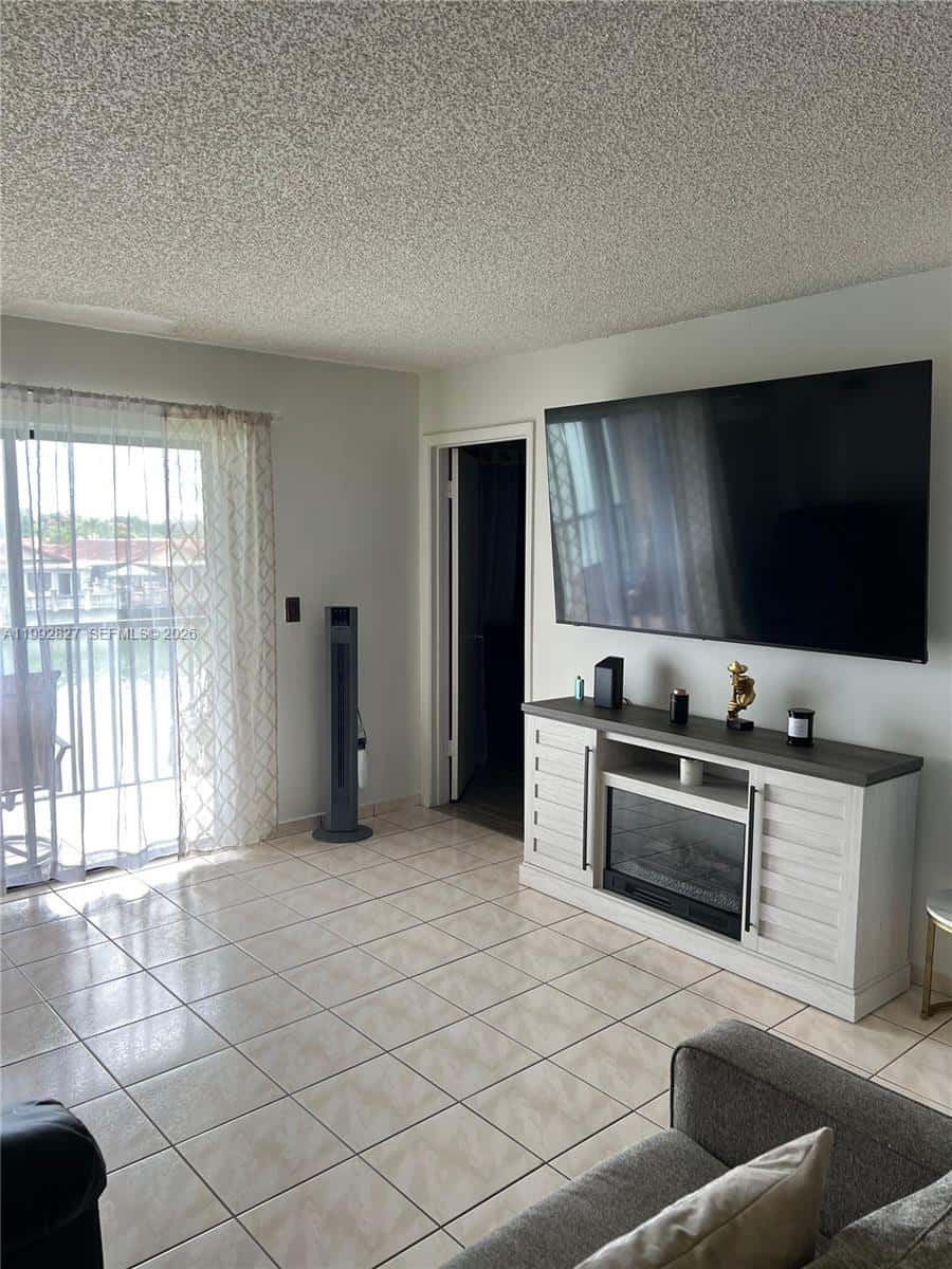 6465 W 27th Ave # 202, Hialeah FL 33016