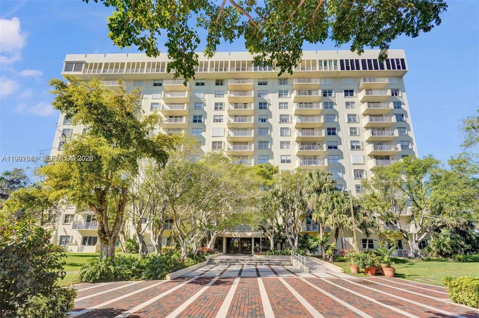 11111 Biscayne Blvd # 7E, Miami FL 33181