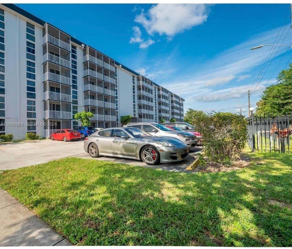 16851 NE 23rd Ave # B604, North Miami Beach FL 33160