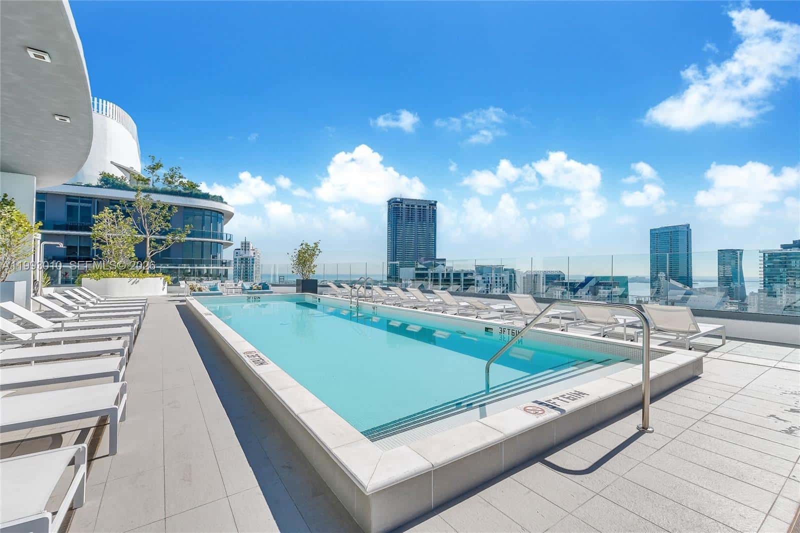 55 SW 9th St # 1905, Miami FL 33130