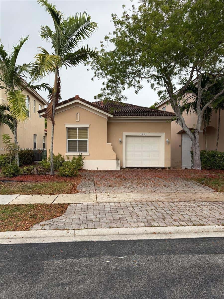 3951 NE 11th Dr, Homestead FL 33033