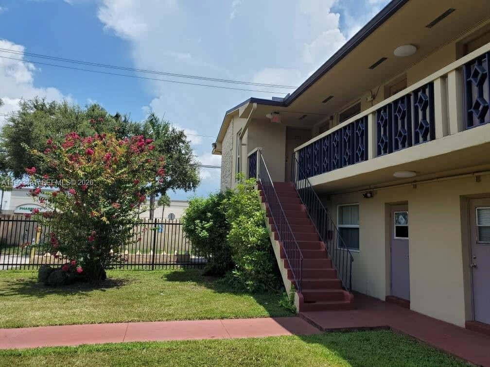 3901 SW 78th Ct # 221, Miami FL 33155