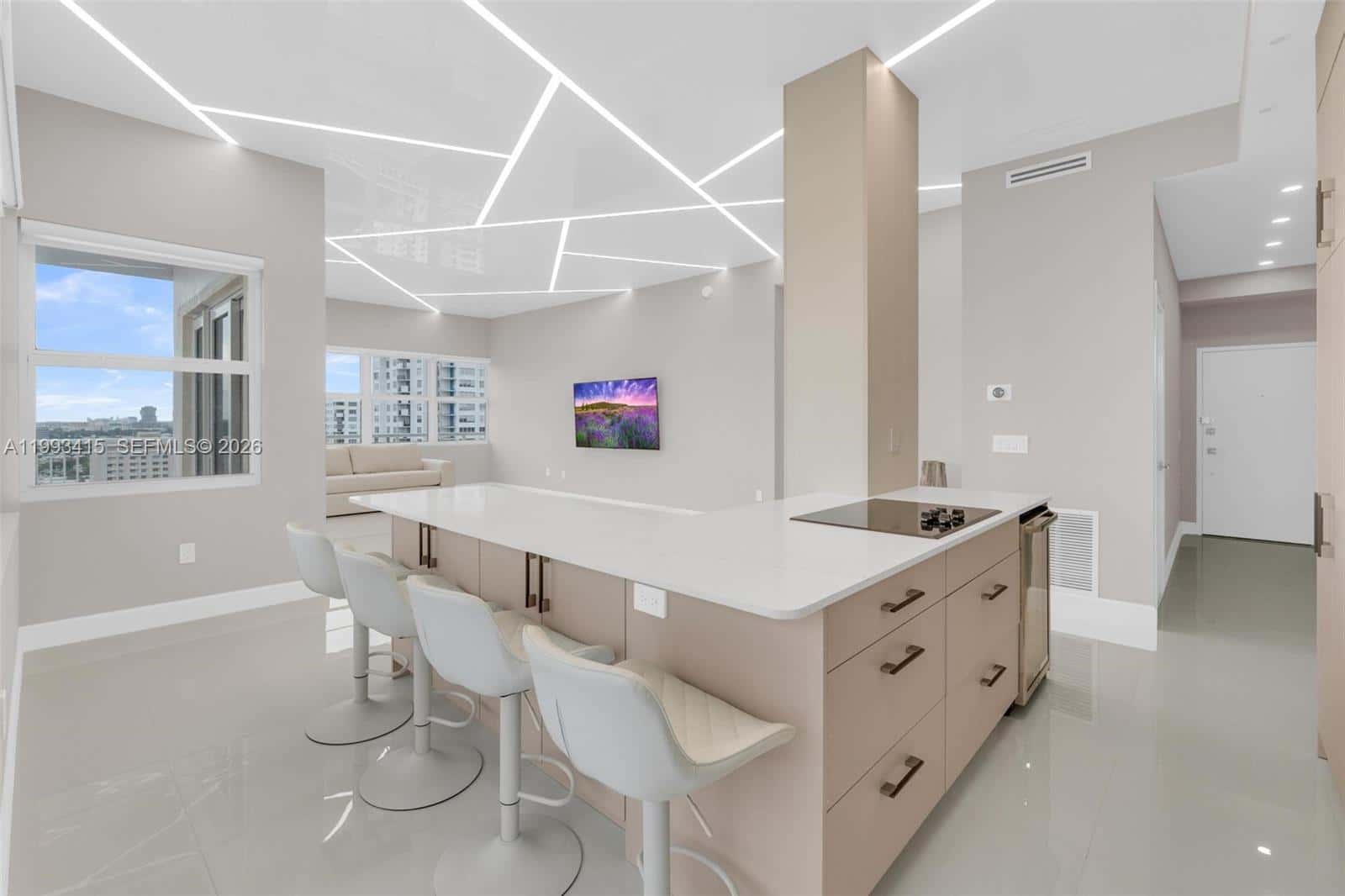 18011 Biscayne Blvd, Aventura FL 33160