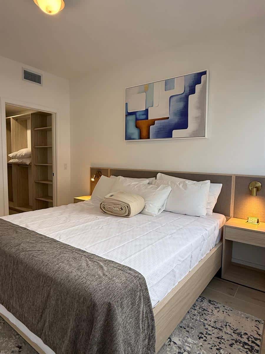 225 N Miami Avenue # 910, Miami FL 33128