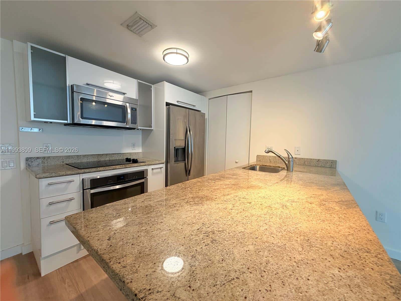 185 SW 7 ST # 2510, Miami FL 33130