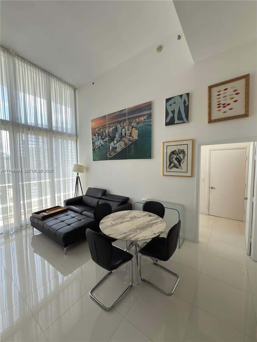 475 Brickell Ave # 2813, Miami FL 33131