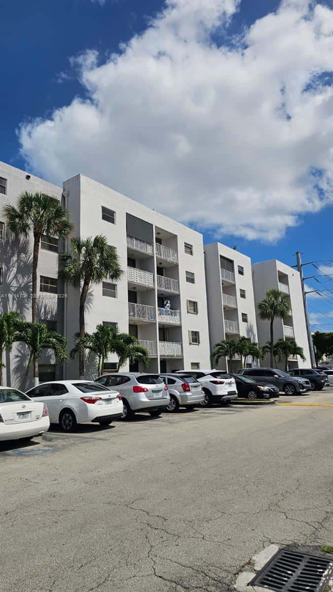 8075 NW 7th St # 401, Miami FL 33126