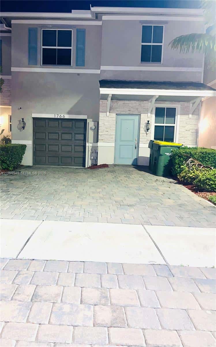 1766 SE 7th Ter, Homestead FL 33034
