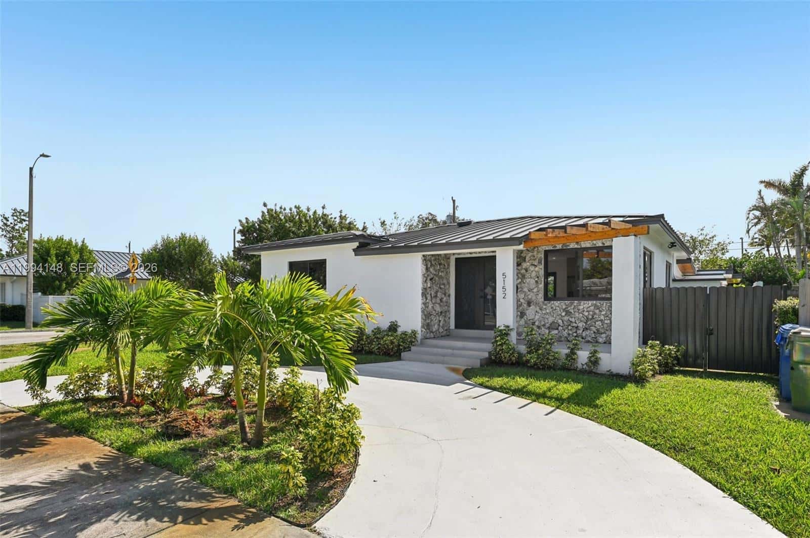 5152 SW 6th St, Miami FL 33134