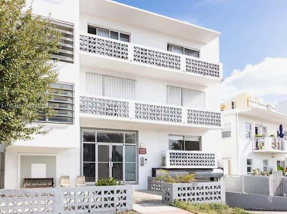 4015 Indian Creek Dr # 302, Miami Beach FL 33140