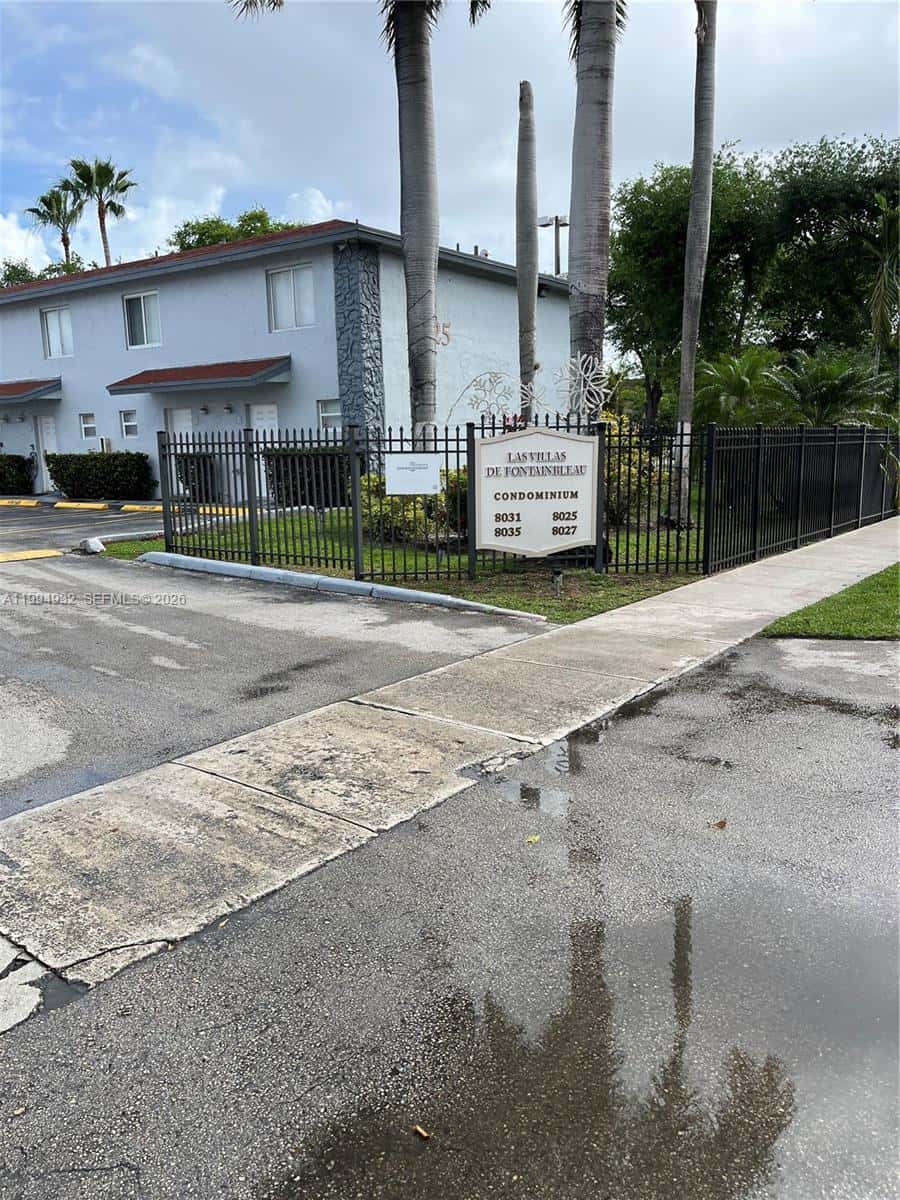8031 NW 8th St # 13, Miami FL 33126
