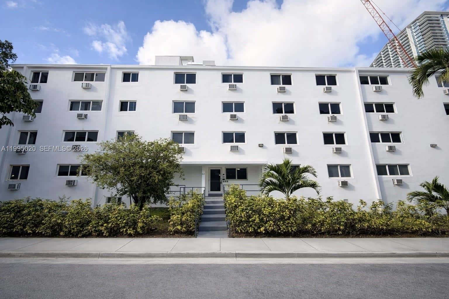 143 SW 9th St # 105, Miami FL 33130