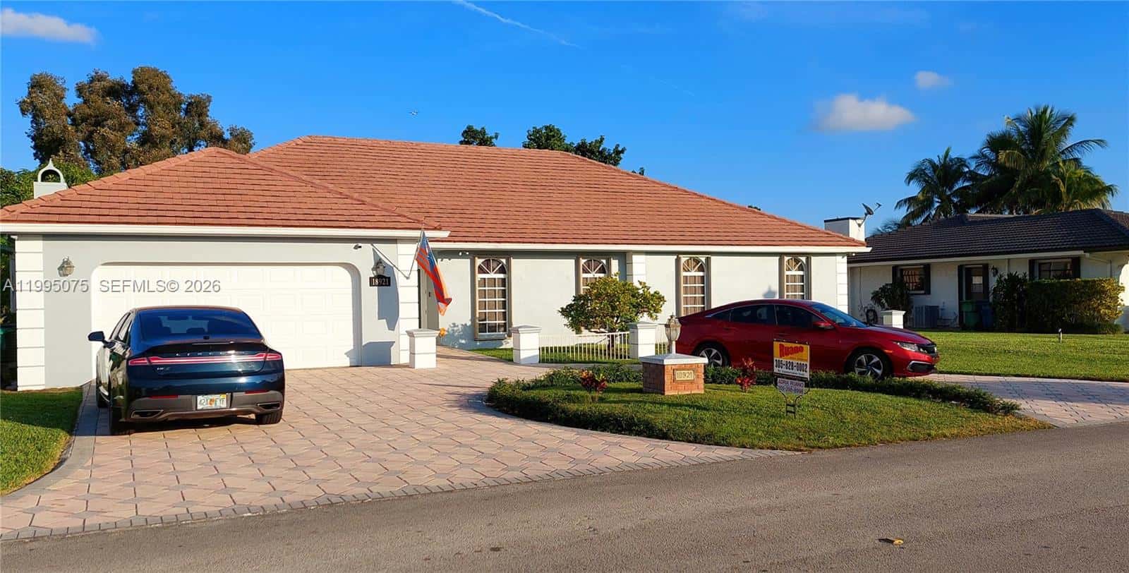 18921 W Oakmont Dr, Hialeah FL 33015