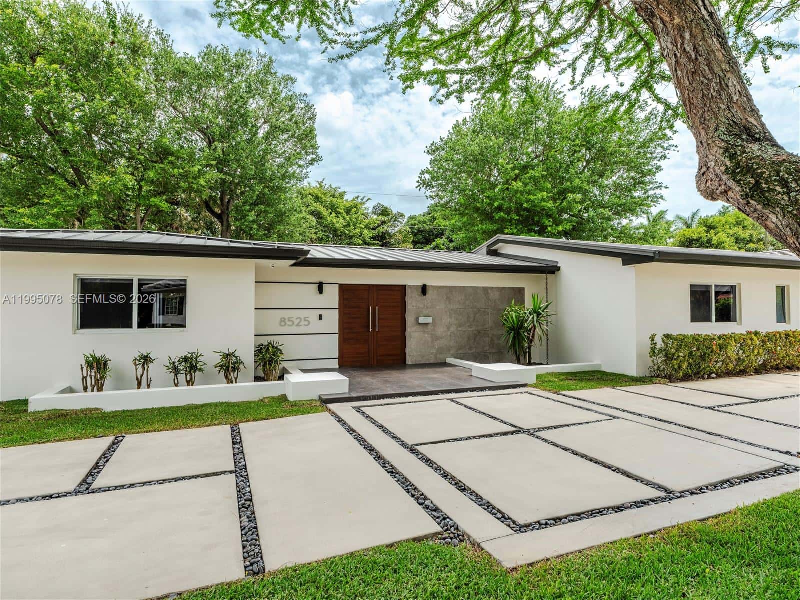 8525 SW 54th Ct, Miami FL 33143