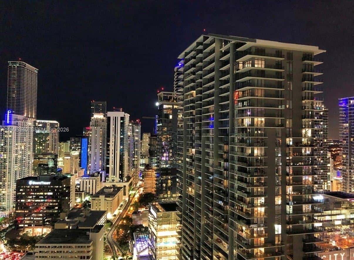 31 SE 5th St # 1402, Miami FL 33131