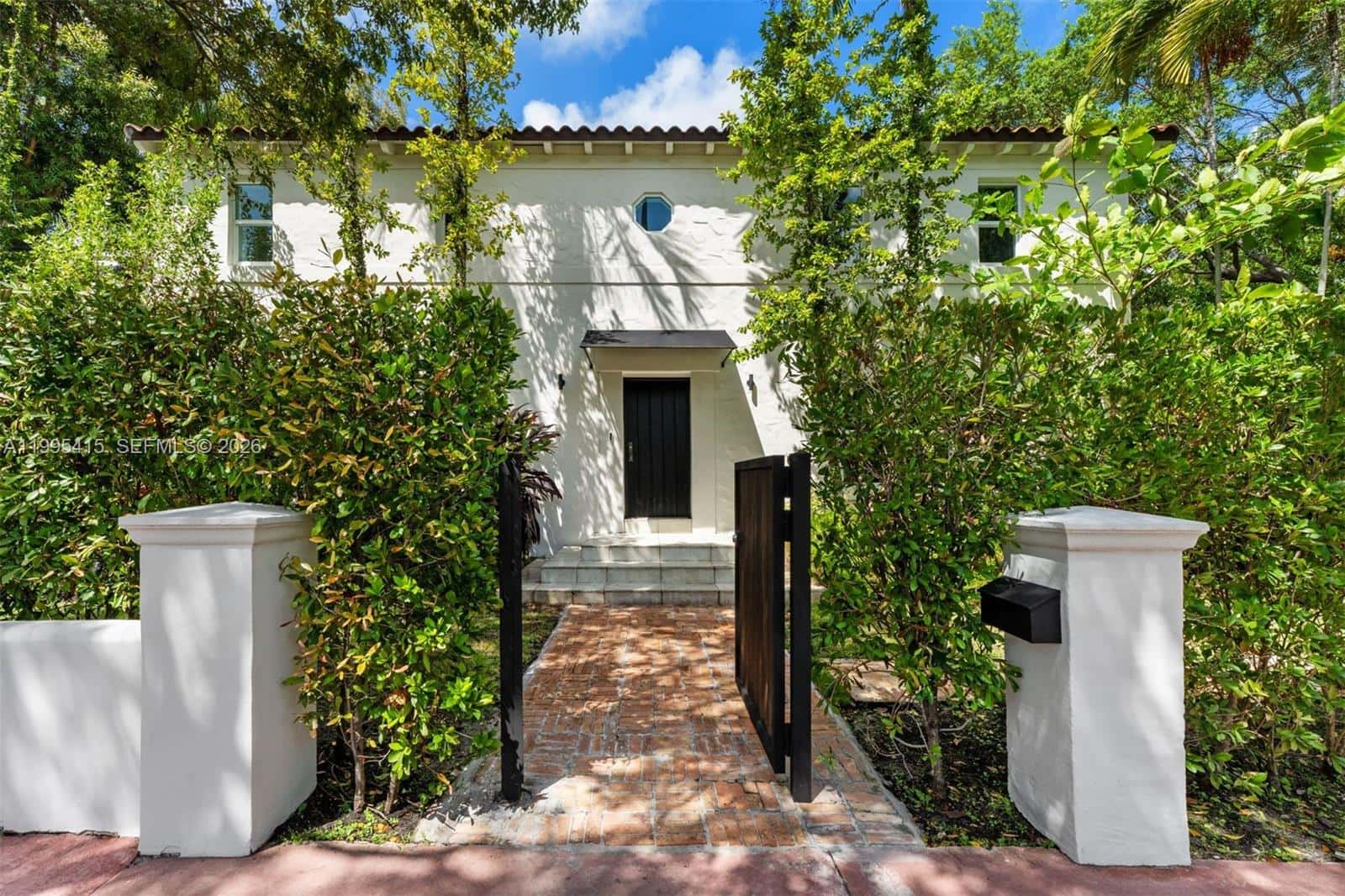 5812 Alton Rd, Miami Beach FL 33140