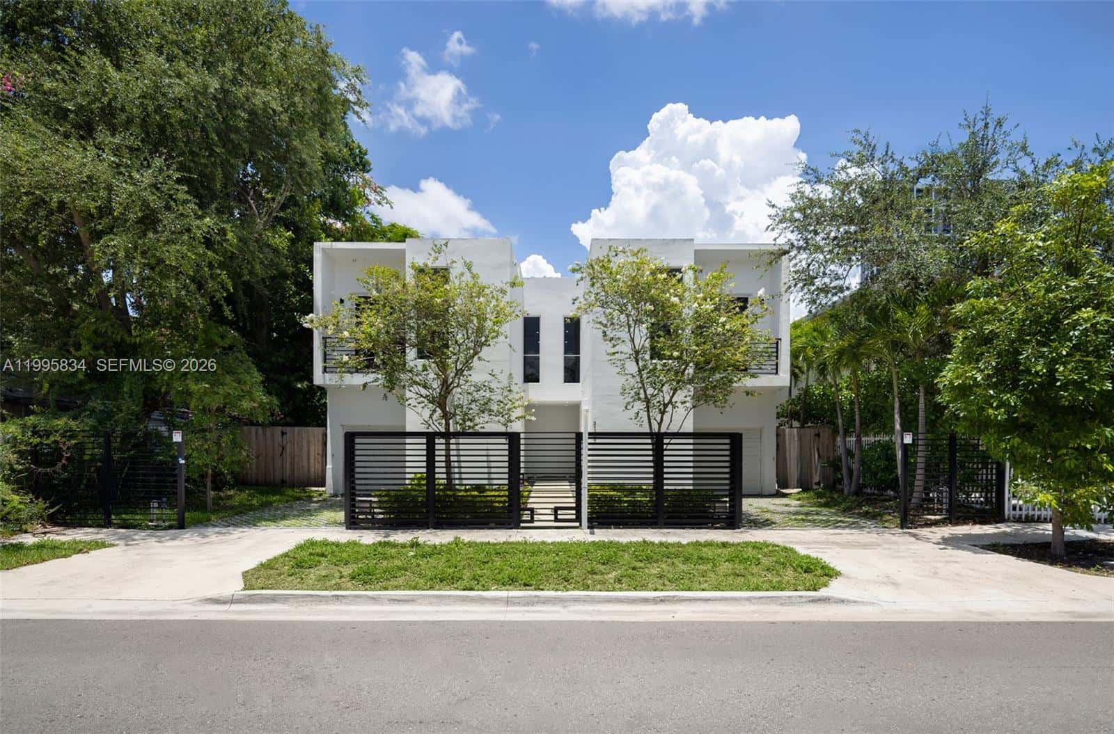 3164 Plaza St, Coconut Grove FL 33133