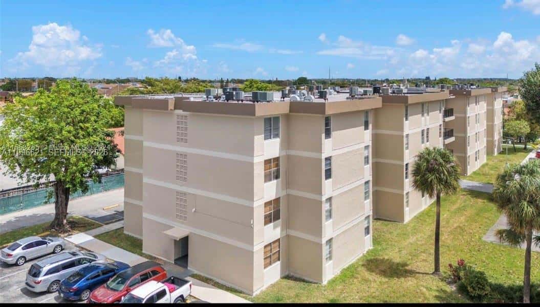1805 W 56th St # 209, Hialeah FL 33012