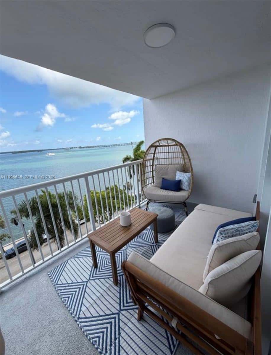 1420 Brickell Bay Dr # 702E, Miami FL 33131