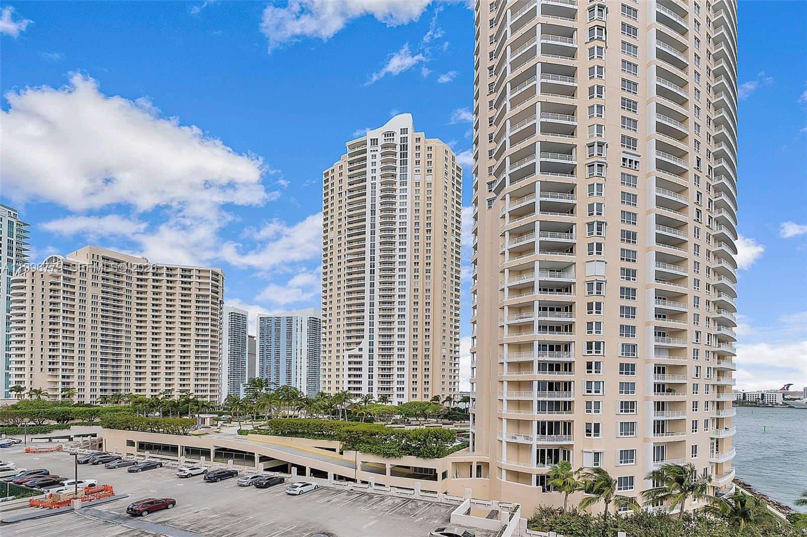 540 Brickell Key Dr # 928, Miami FL 33131