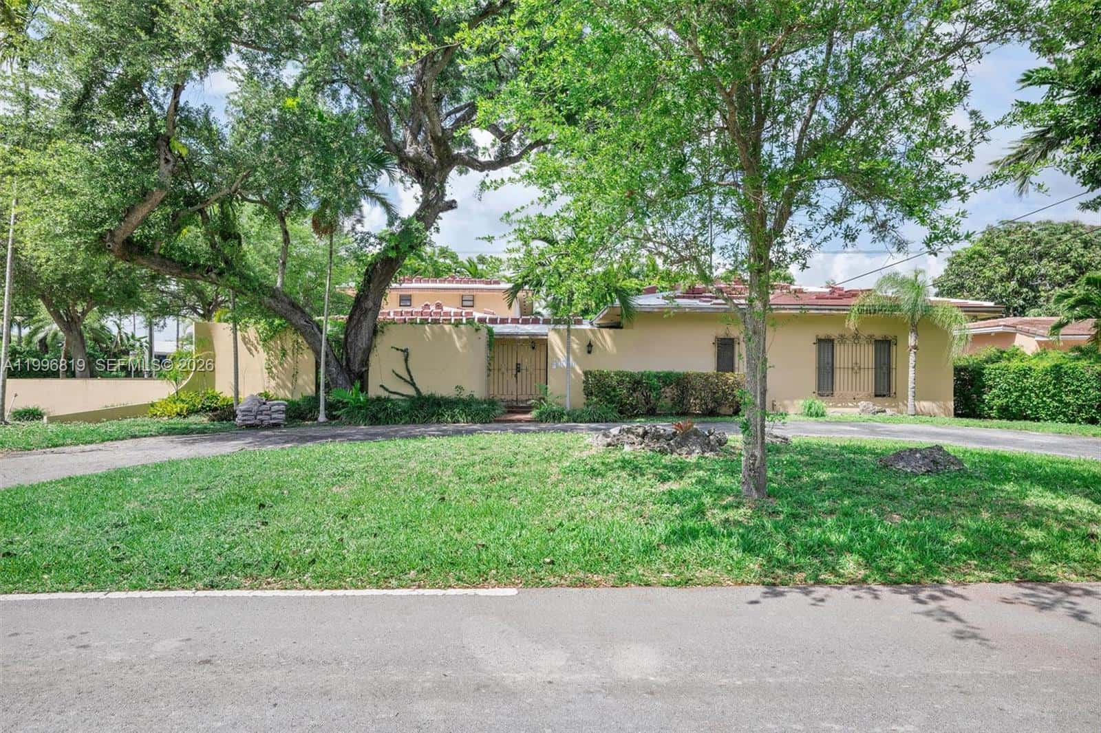 1545 Cantoria Ave, Coral Gables FL 33146
