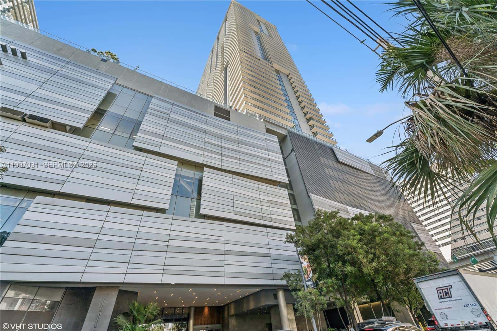88 SW 7th St # 1804, Miami FL 33130