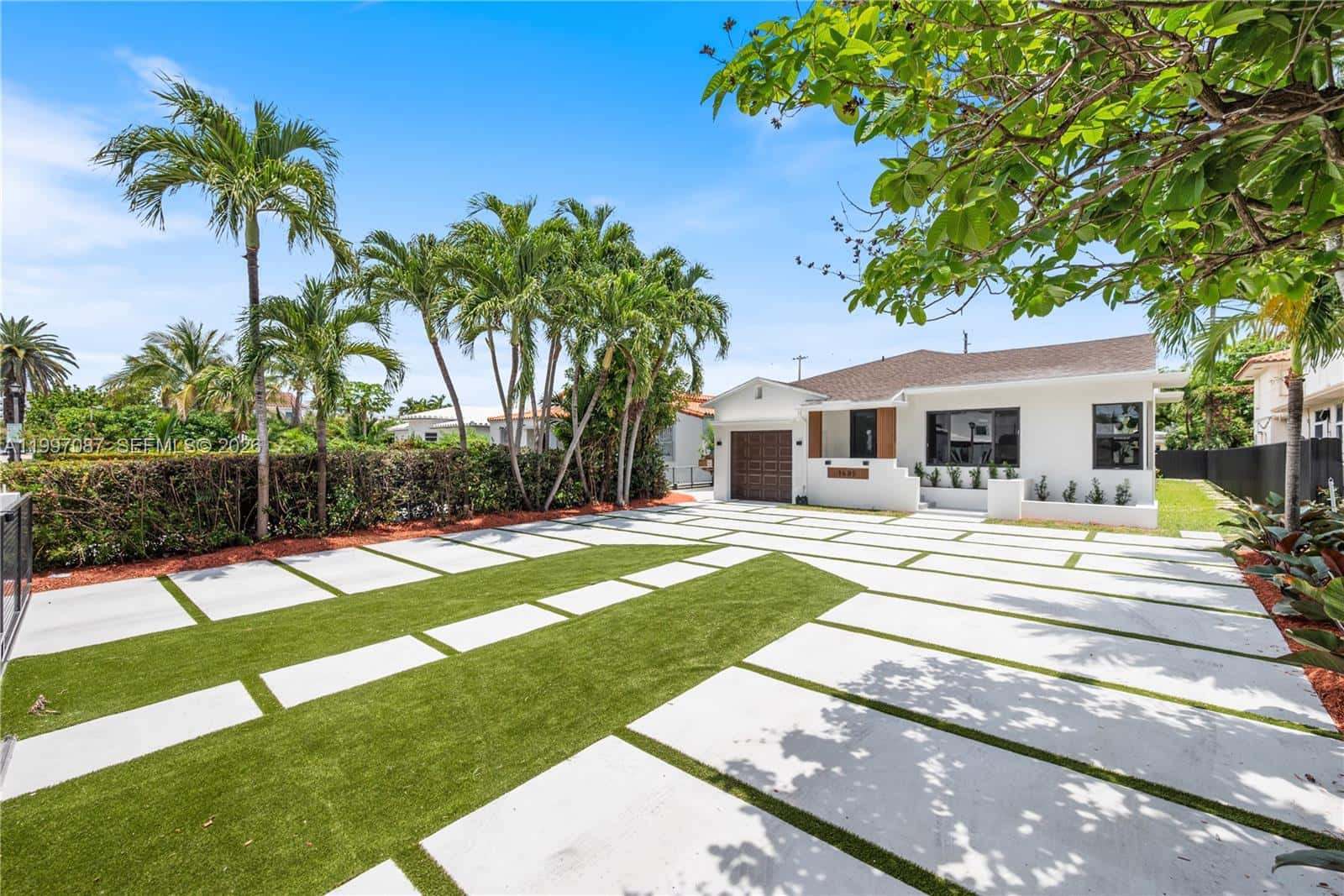1405 Lenox Ave, Miami Beach FL 33139