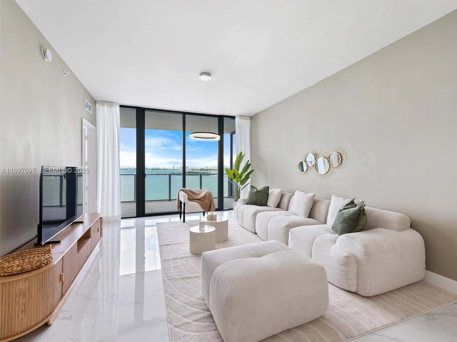 700 NE 24th St # 606, Miami FL 33137