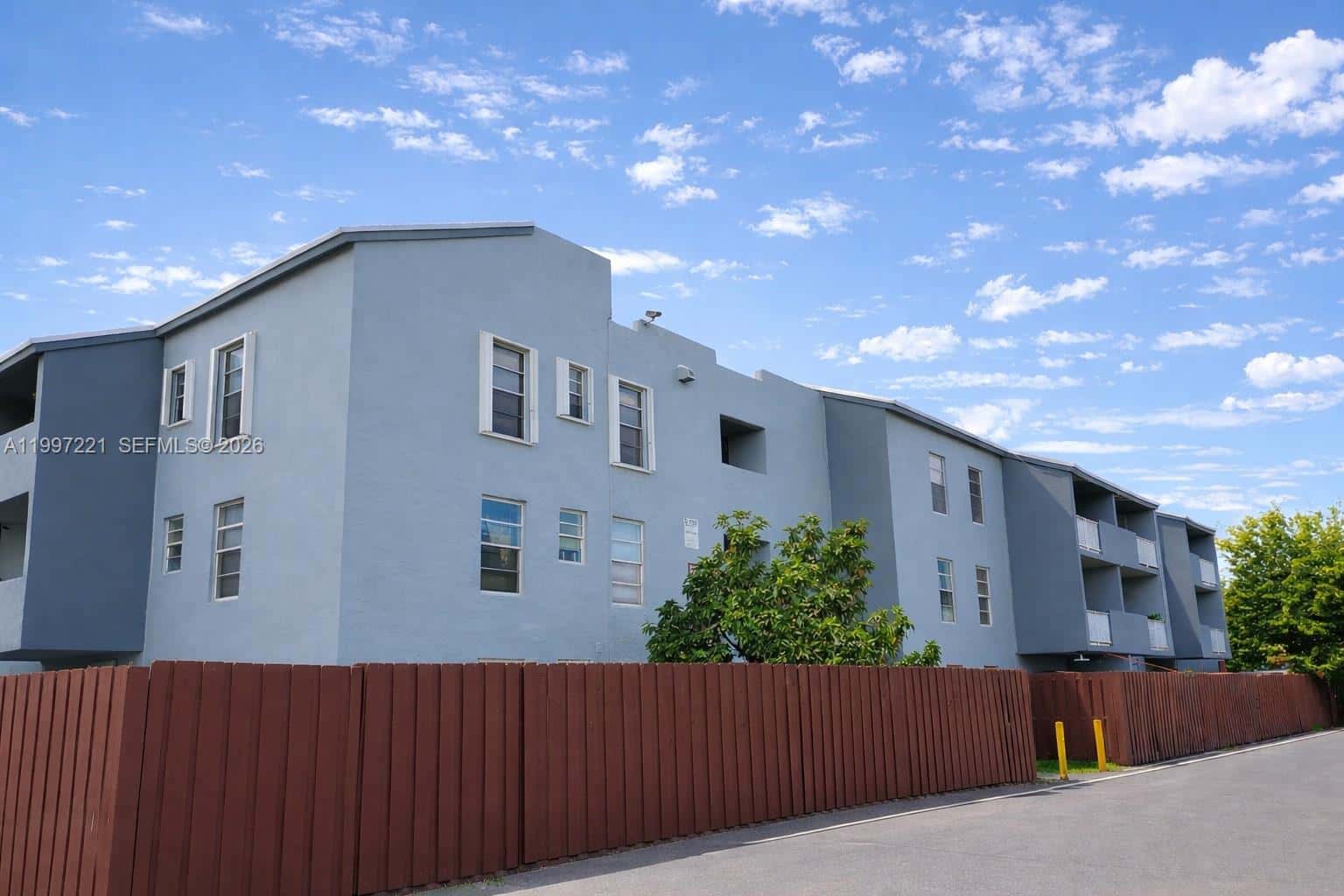 1755 W 60th St # D212, Hialeah FL 33012