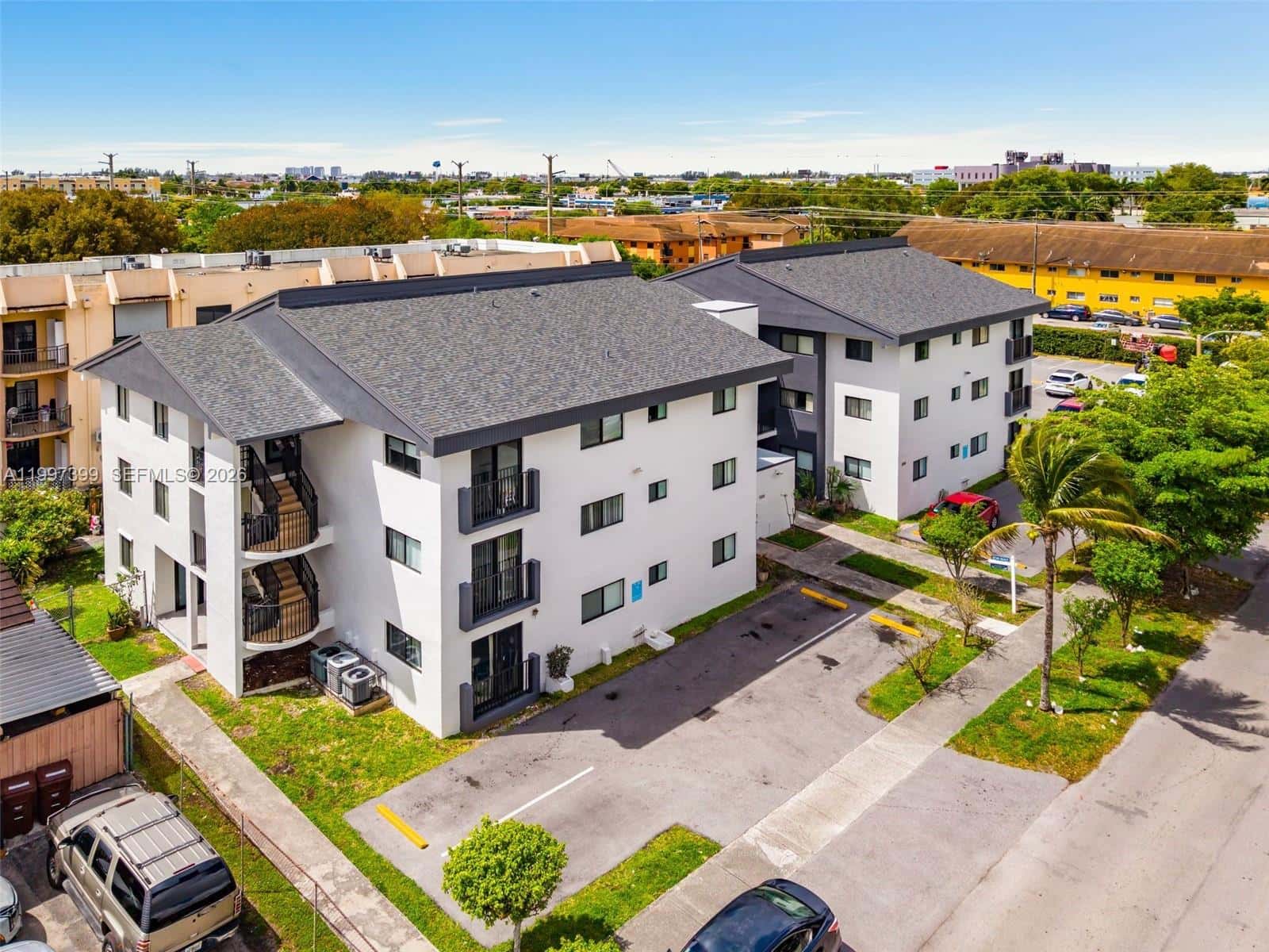 1490 W 42nd Pl # 206, Hialeah FL 33012