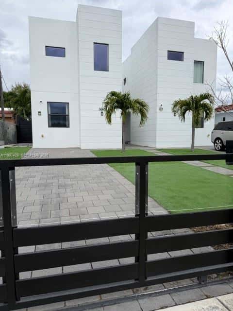 3645 SW 3 st, Miami FL 33135